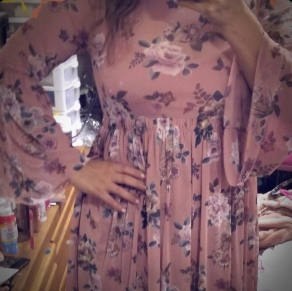 Flowy Floral Mauve Dress size Medium